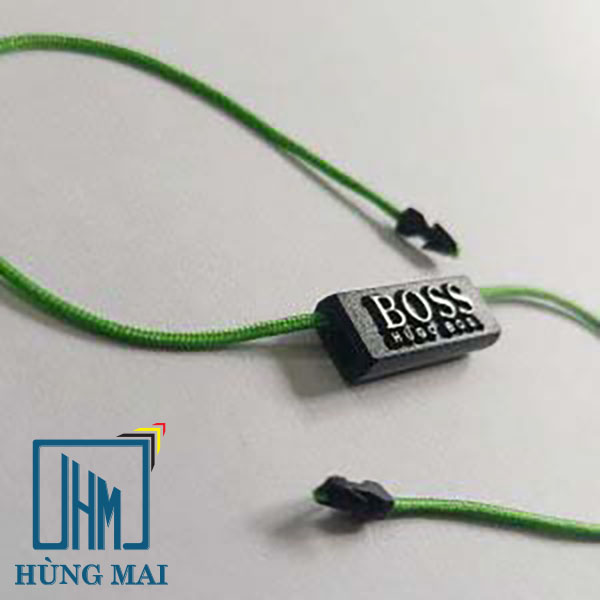 Dây treo chữ nhật khắc logo